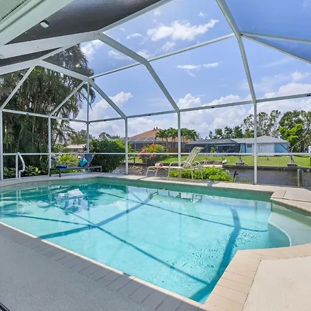 Serene Canal, Three Bedrooms And A Large Pool! - Villa La Brisa Fresca